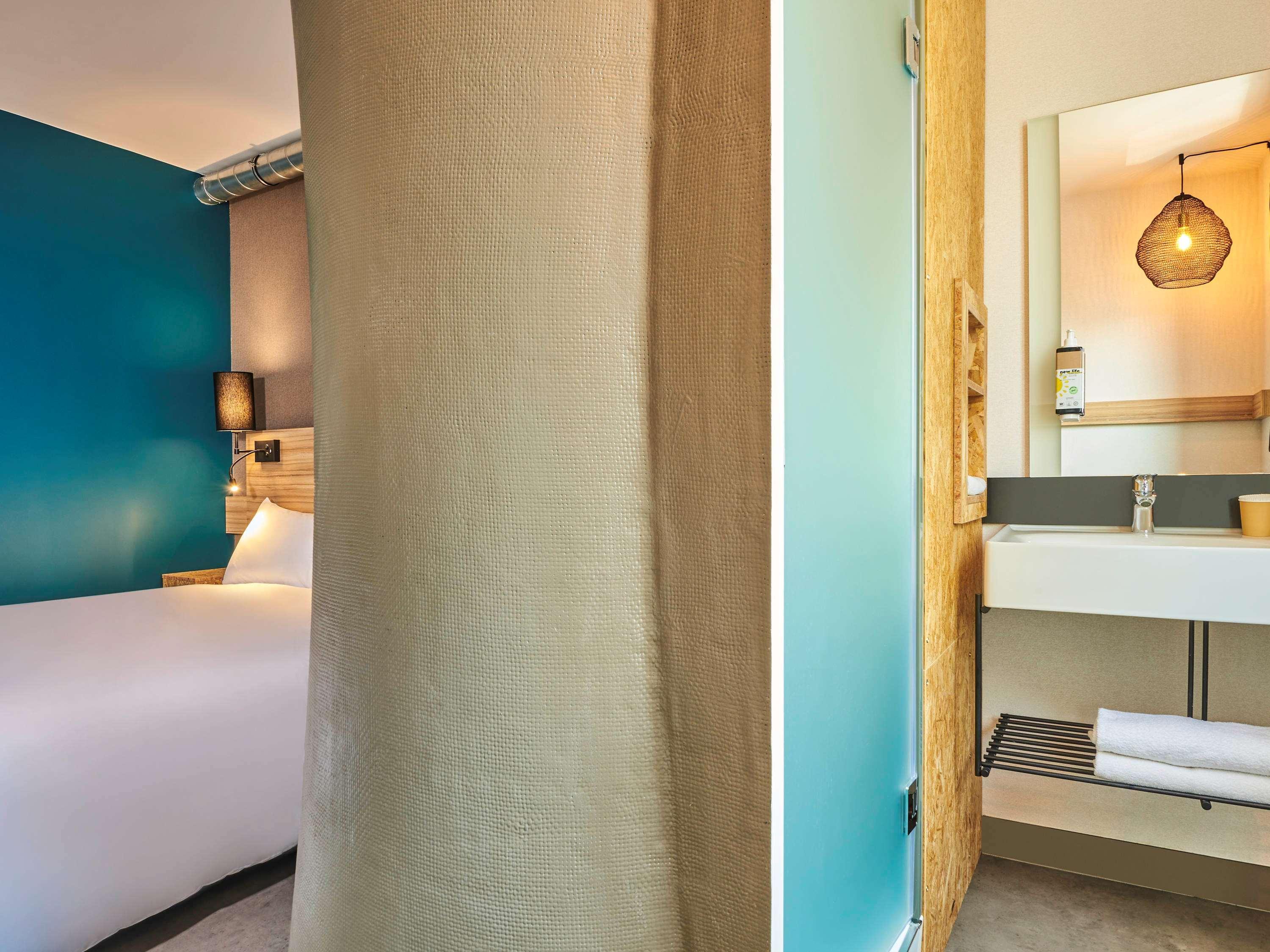 Greet Hotel Paris Porte De La Chapelle - Arena Сен-Дени Экстерьер фото