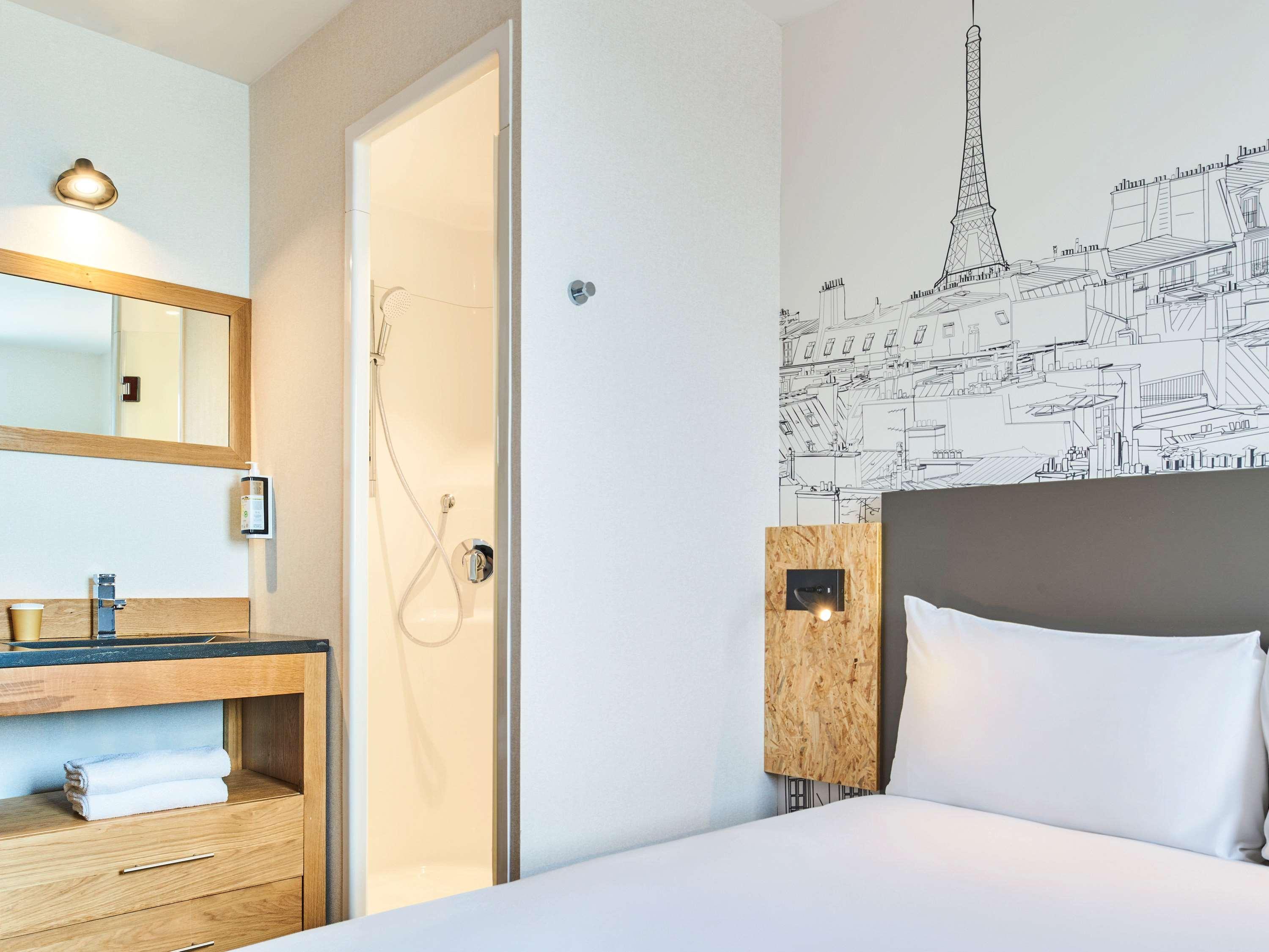 Greet Hotel Paris Porte De La Chapelle - Arena Сен-Дени Экстерьер фото